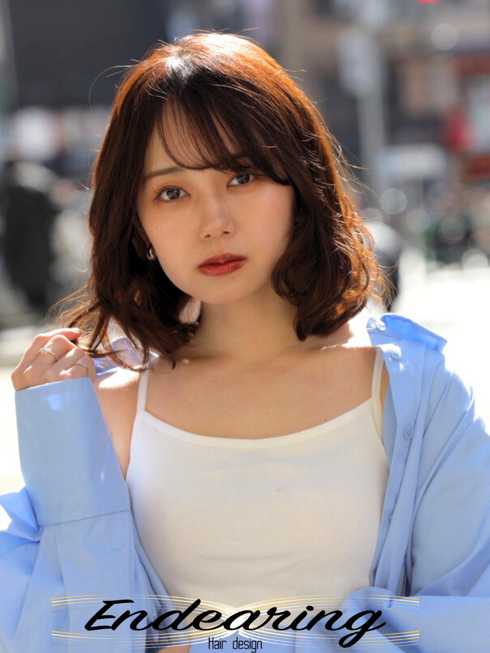 透明感ブラウン×レイヤーカットが人気｜ツヤと小顔を叶える大人のナチュラルヘア