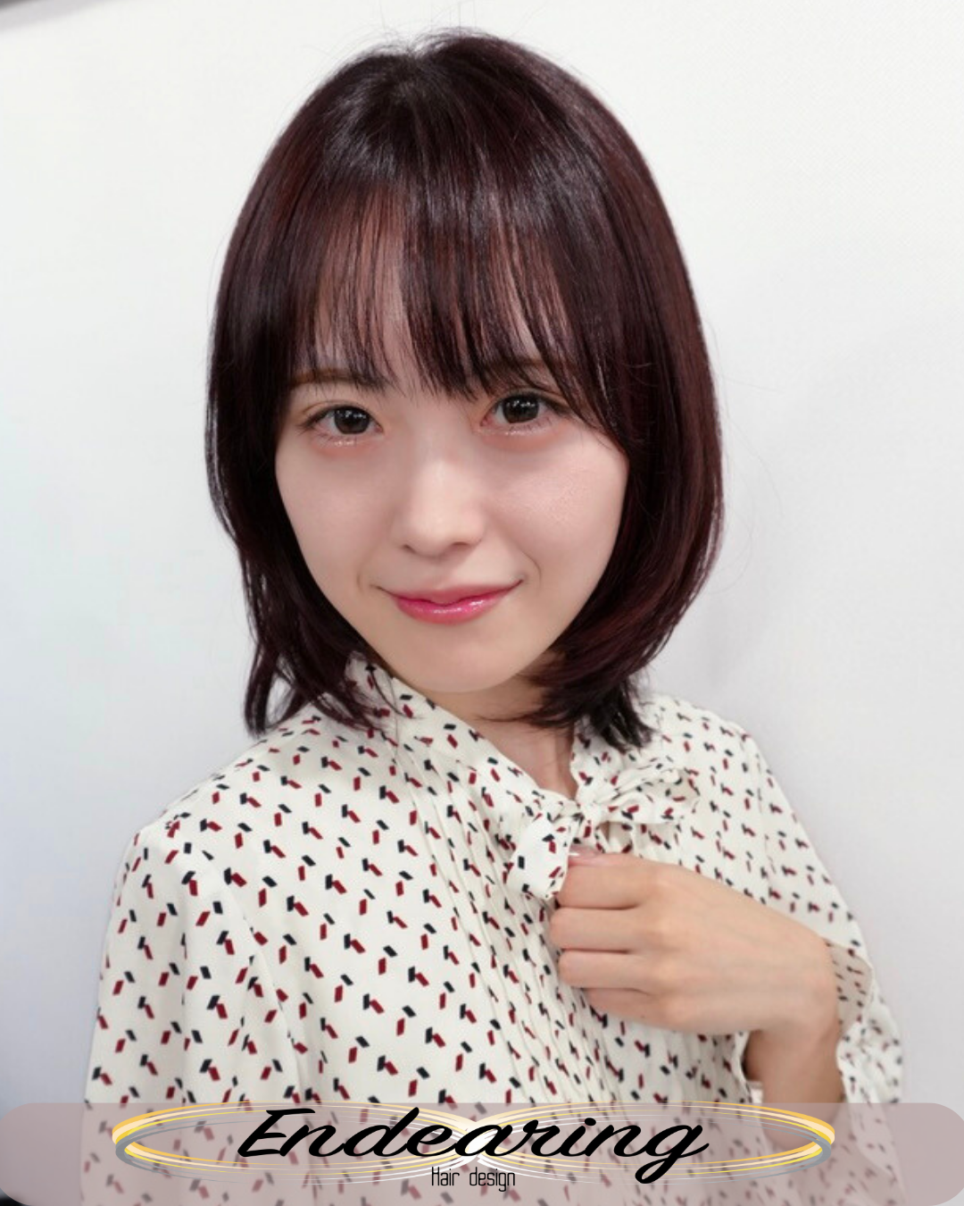 ダークピンク×ミディアムウルフ｜30代女性の「地味見え」を防ぐ秋冬カラ-