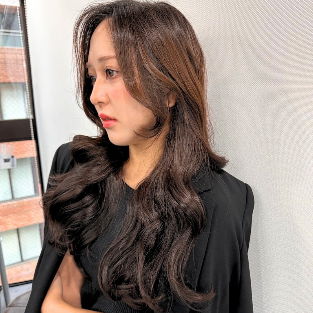 前髪×顔まわりで魅せる 大人のロングレイヤースタイル 🌙