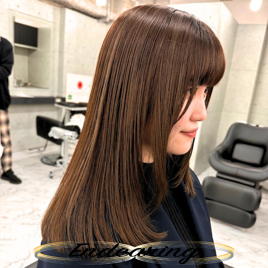 サンドベージュ×ハイライトでつくる、ツヤ感たっぷりセミロング 🤍✨