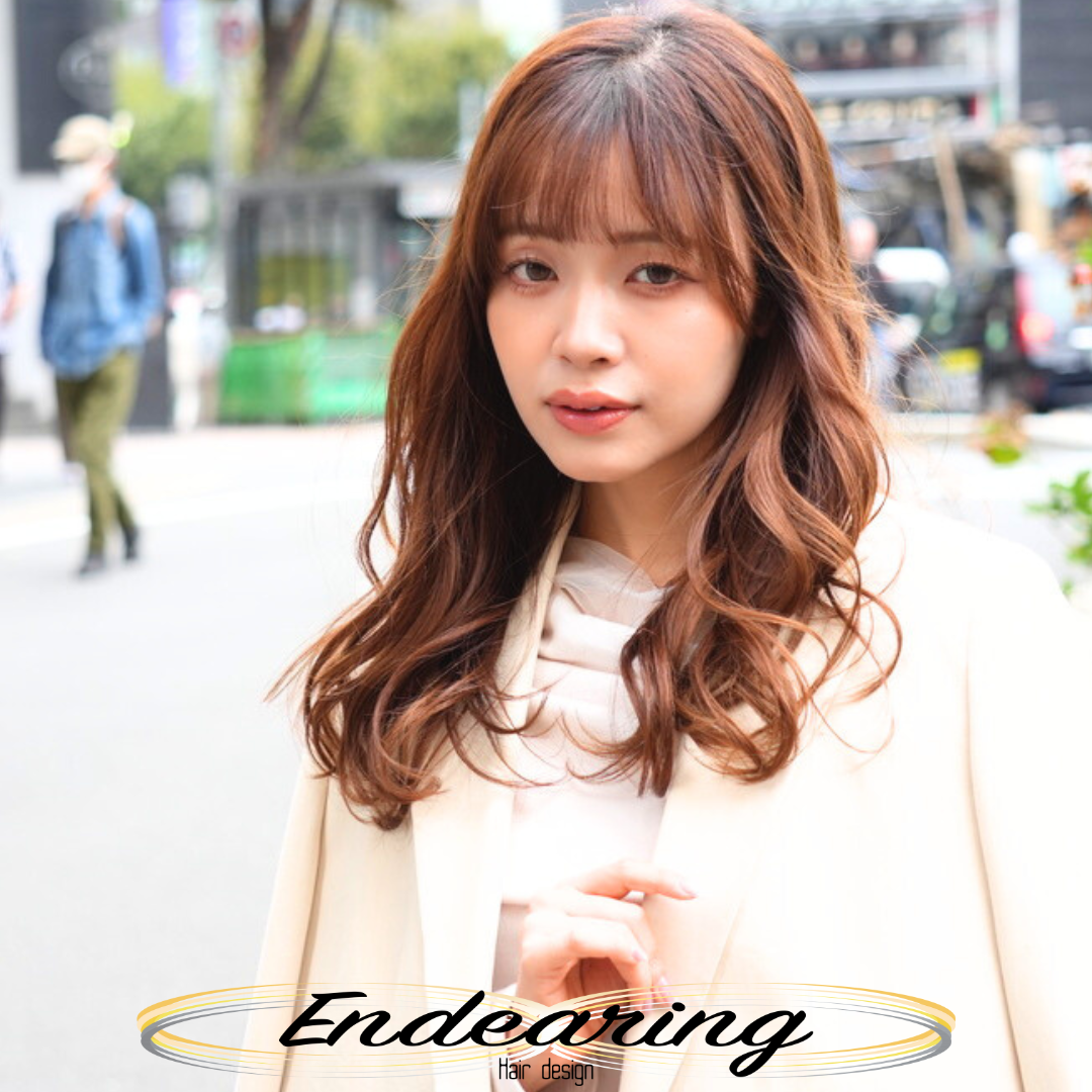 ロングなのに軽く見える理由とは？透明感ブラウン×Sラインウェーブで叶える大人のくびれロング