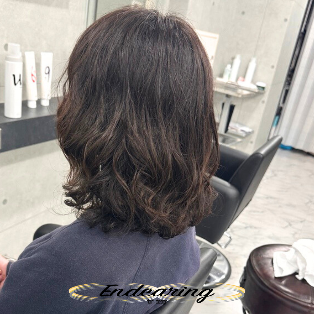 Endearing銀座が提案する大人のデジタルパーマ｜ミディアムヘアを艶やかにまとめる設計