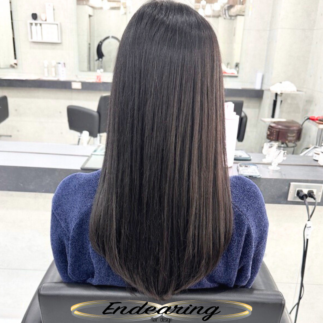 ブリーチなしで叶う透明感ダークグレーとは？赤みを抑えてロングでも重く見せない大人のヘアカラー解説
