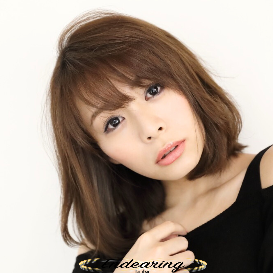 大人女性に似合うミディアムレイヤーボブとは？髪が多くても重く見えない透明感ベージュブラウンの魅力