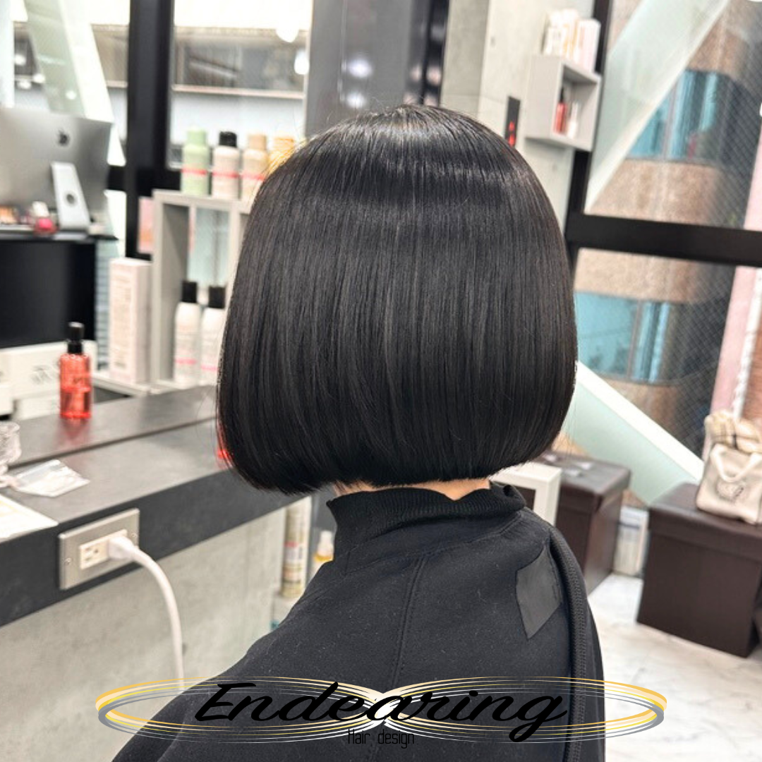 黒髪でも重くならない前下がりボブ｜バッサリカットで印象が変わるBEFORE＆AFTER