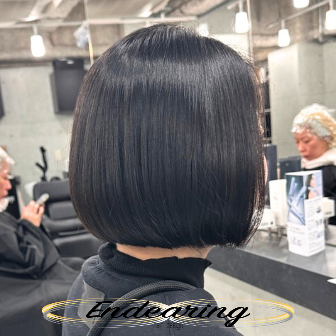 黒髪でも重くならない前下がりボブ｜バッサリカットで印象が変わるBEFORE＆AFTER