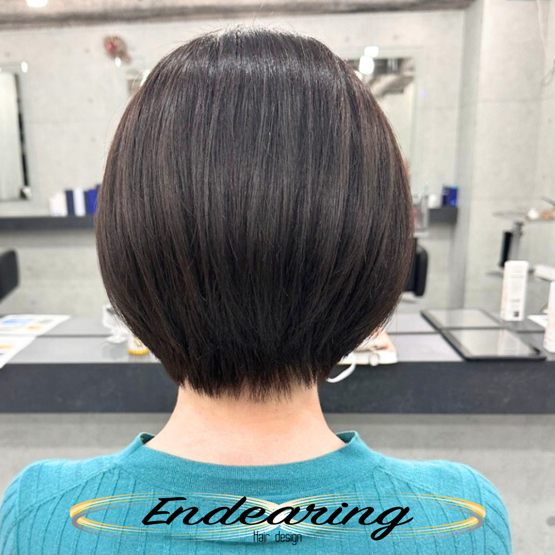後頭部が綺麗に見える前下がりボブ｜襟足短め×透明感グレージュ