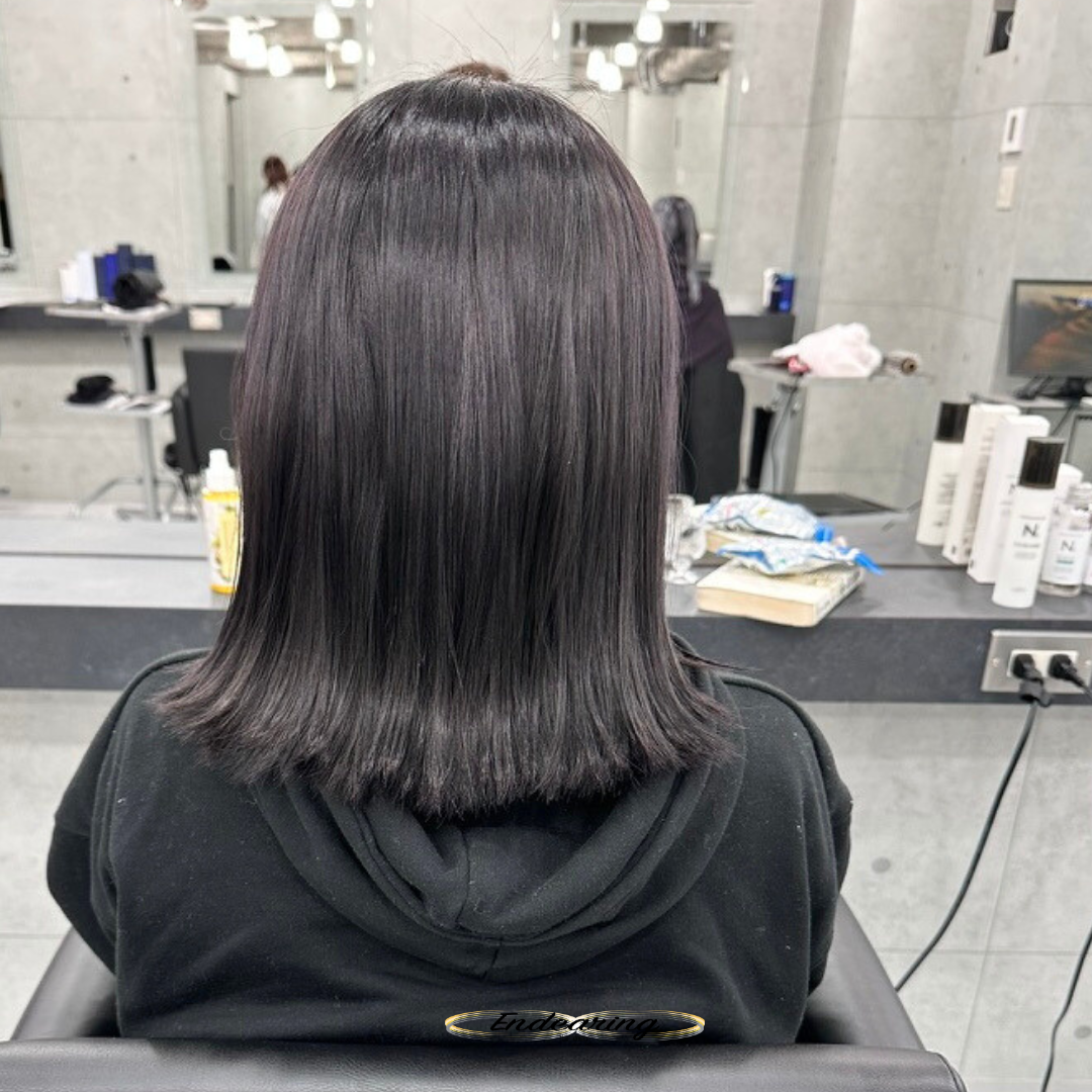 暗髪でも重く見えない？ワンレン外ハネボブ×透明感ダークグレー