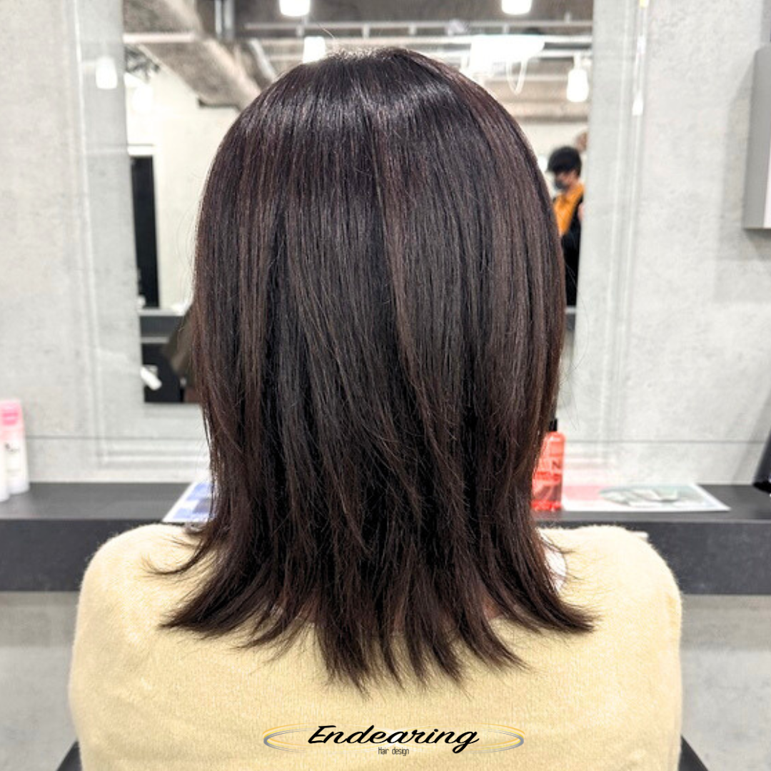 レイヤーボブからセミロングへ｜襟足少し長めが叶える大人の洗練スタイル
