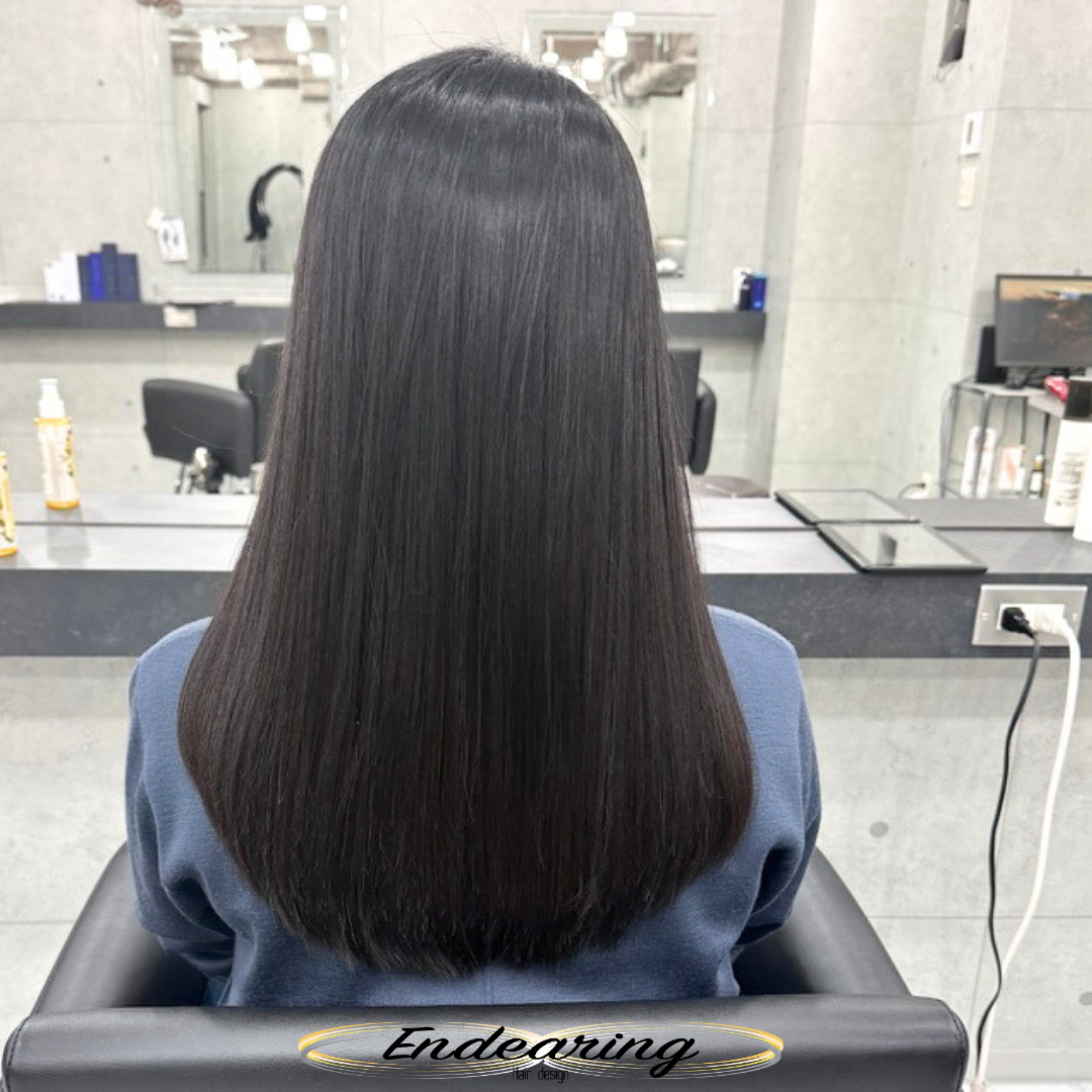 毛量が多くても軽く見える｜透明感ダークグレーのヘアカラー×重めセミロングの最適解
