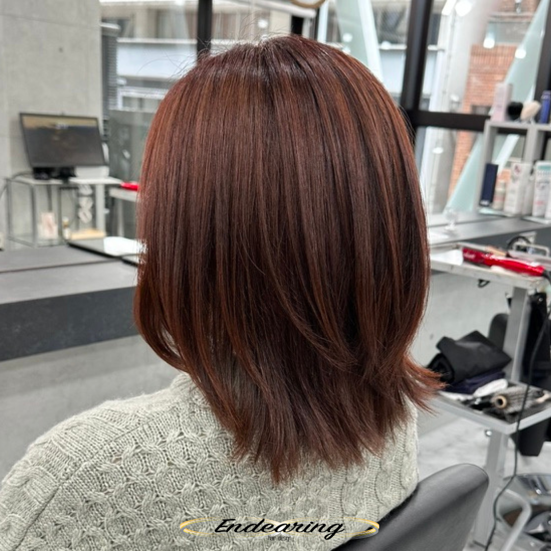 レイヤーボブで叶う小顔×上品ボリューム｜大人女性に最適なショートボブの最適解
