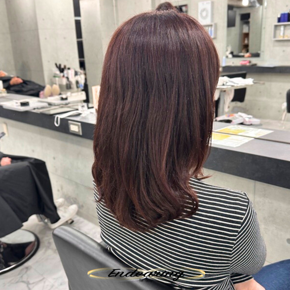 癖毛で伸ばし中の方へ｜セミロングを柔らかく見せるピンクブラウンヘアカラーの最適解