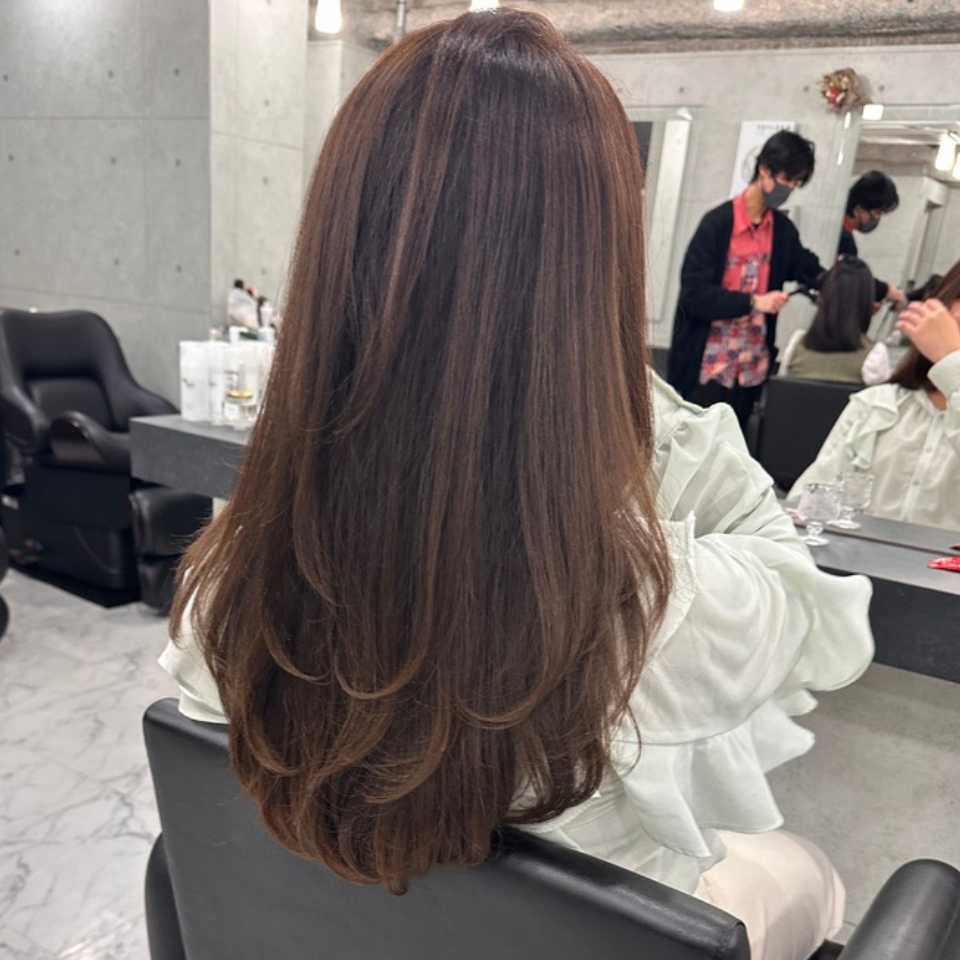 透明感ラフグレージュとは｜彩度・明度・補色設計でつくる“大人の抜け感カラー”