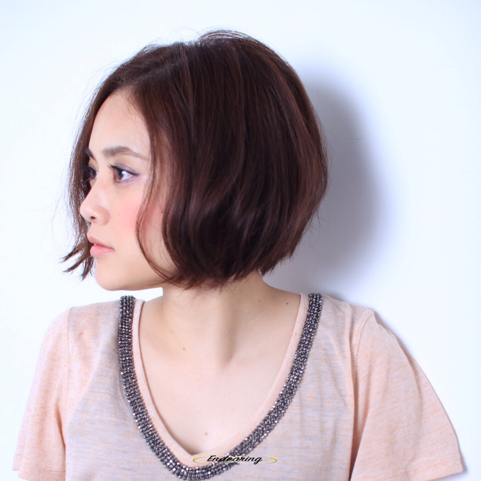 毛先が、ふわっと揺れるたびに美しい｜前下がりボブ×ピンクグレージュ