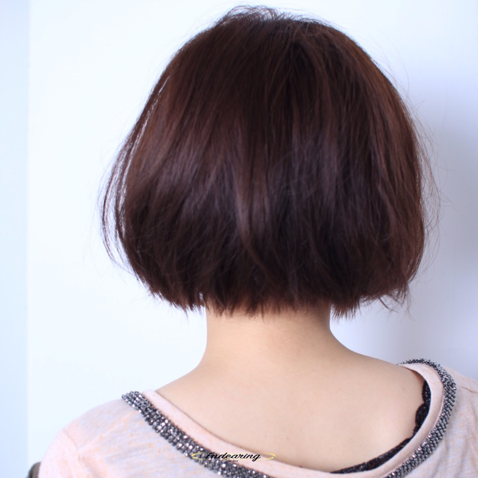 毛先が、ふわっと揺れるたびに美しい｜前下がりボブ×ピンクグレージュ