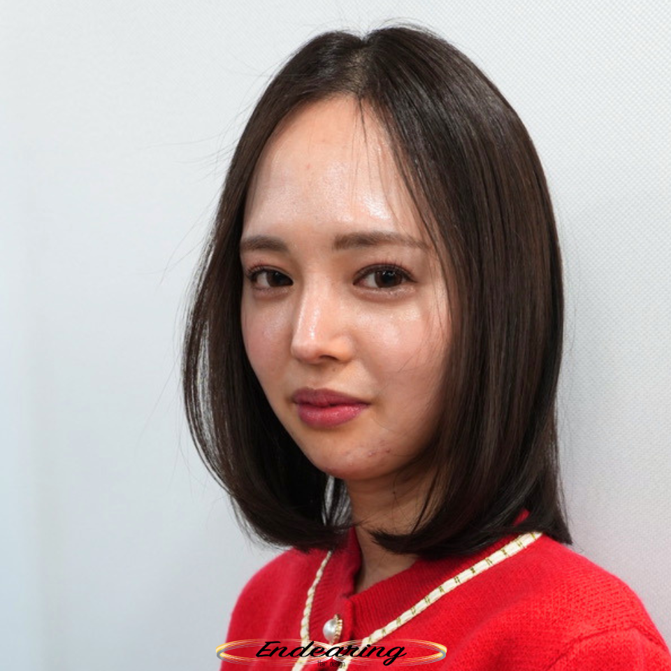 ギリギリ結べる内巻きミディアムボブ｜忙しい朝でも決まる透明感モノトーンベージュ