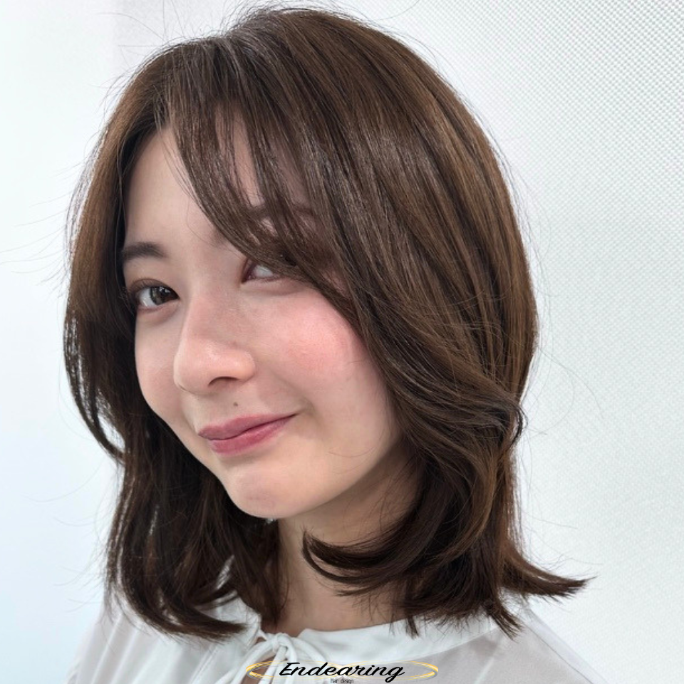 明るい白髪染め×透明感ラベンダーブラウン 前下がりボブで襟足すっきり