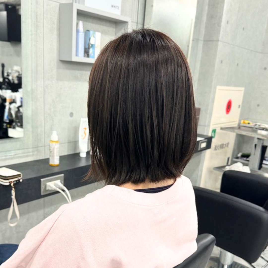 ミディアム前下がりボブは、扱いやすさ・上品さ・今っぽさを同時に叶える最適解