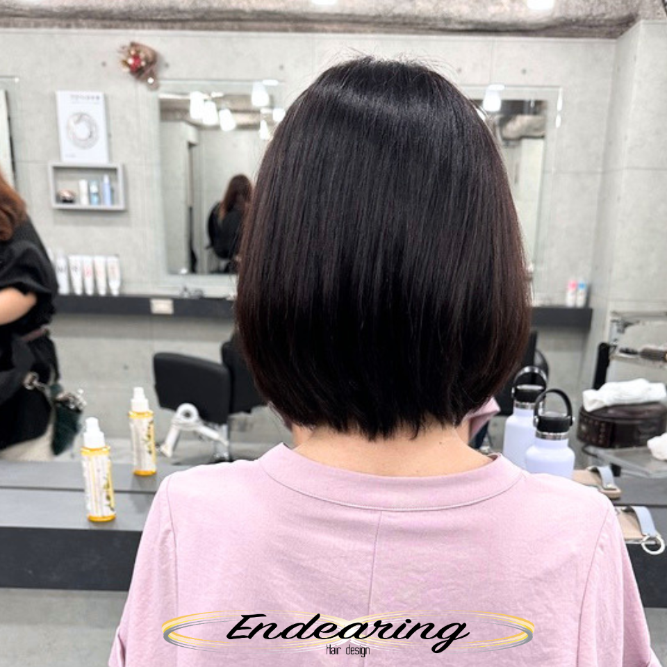 伸ばしかけが一番難しい？大人女性のためのミディアム前下がりボブ設計と髪質改善の重要性