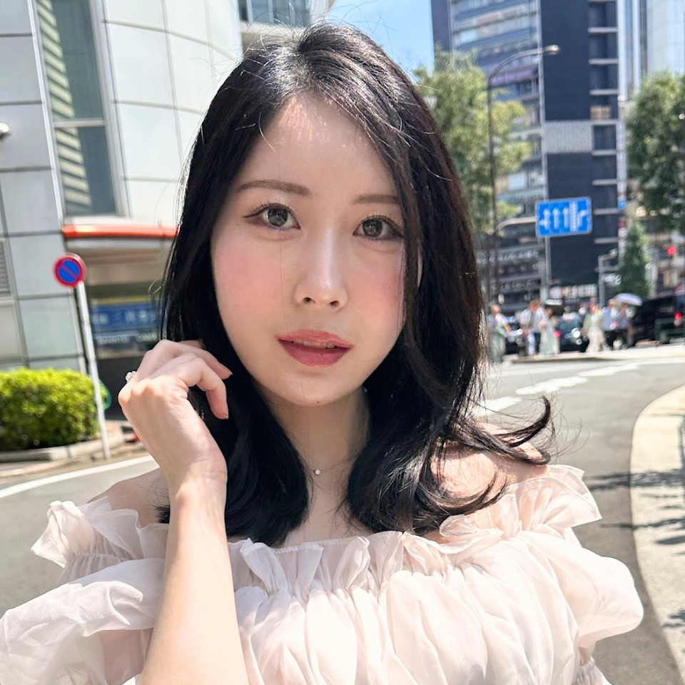 短くしたい。でも結びたい。髪が多い人に人気のレイヤーボブとは？