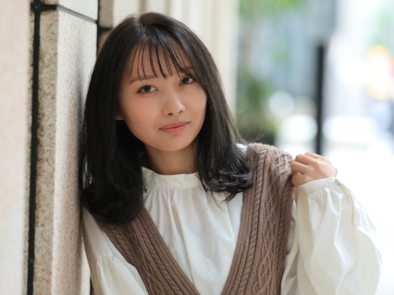 暗髪でも軽く見える秋スタイル｜前髪の抜け感が叶える銀座の美容室
